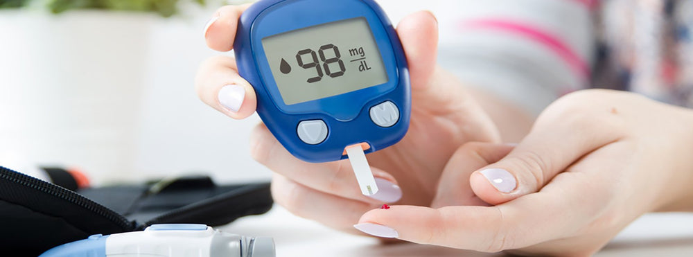 Diabetes patient using glucose monitor